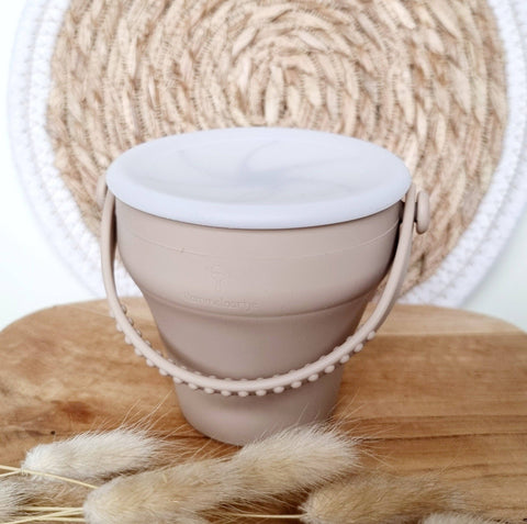 Foldable silicone snack cup